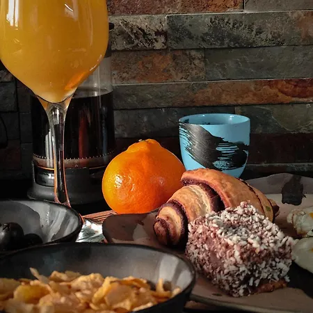 Apartment With Monkey Vibes *