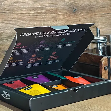 With Monkey Vibes Pressburg